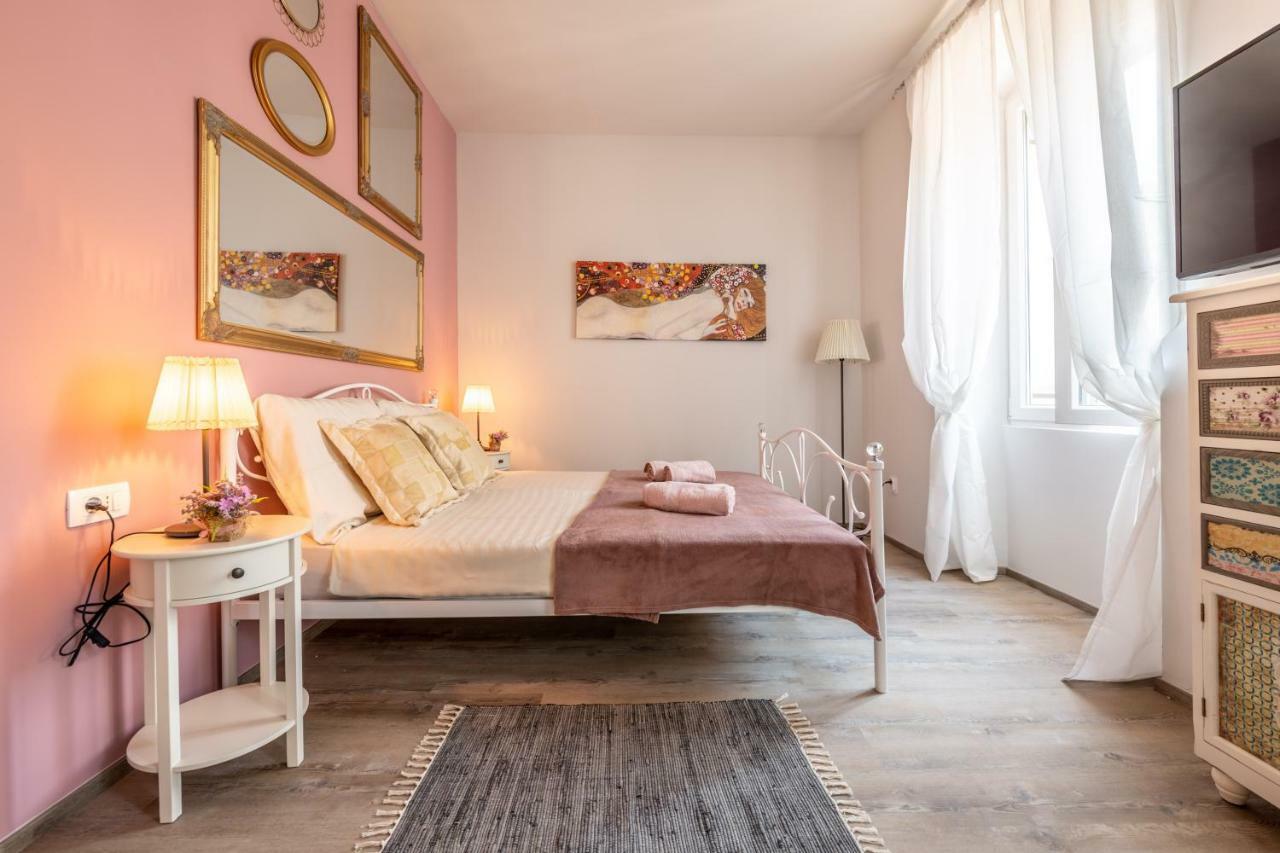 Old City Romantic Studios 3 พูลา ภายนอก รูปภาพ