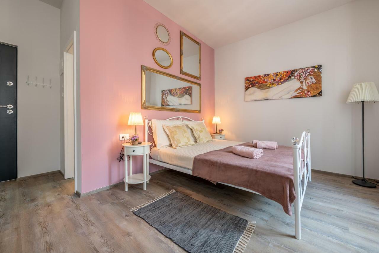 Old City Romantic Studios 3 พูลา ภายนอก รูปภาพ