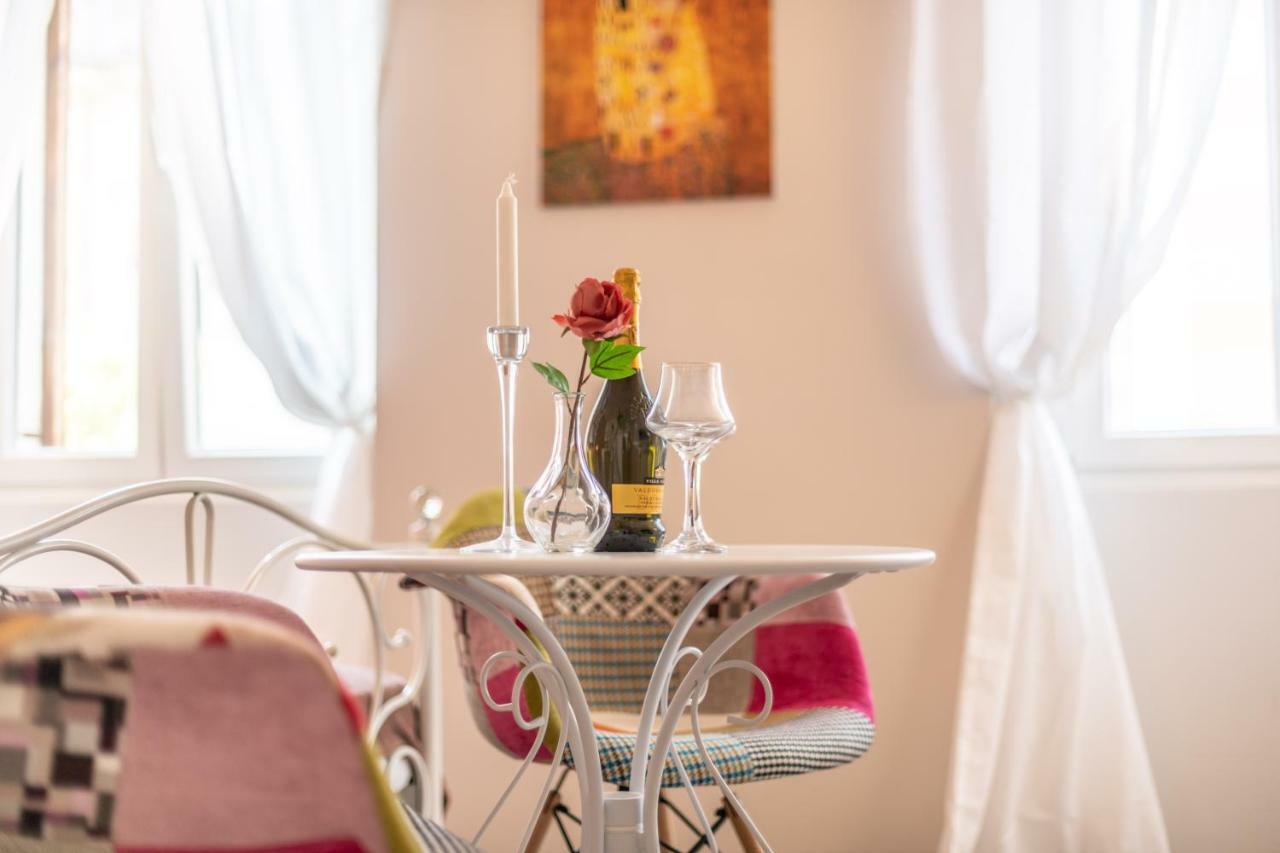 Old City Romantic Studios 3 พูลา ภายนอก รูปภาพ